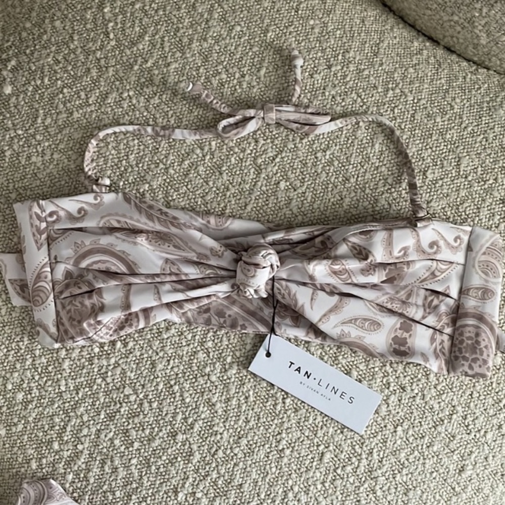 NWT Strapless Paisley Print Bikini Set in Cream